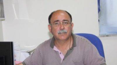 Mahkeme kararı ile Dokuz Eylül Üniversitesi Tıp Fakültesi Hastanesi’ndeki görevine